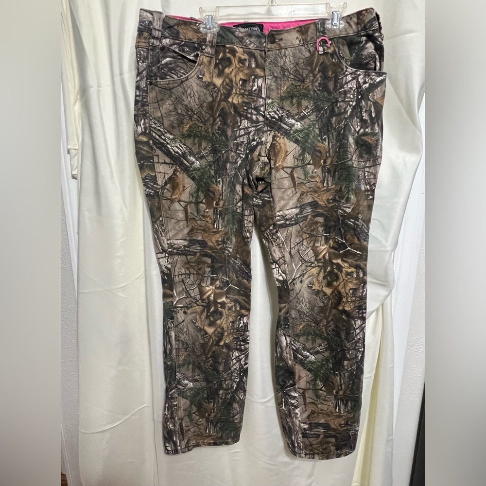 Women’s camo pants